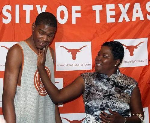 杜兰特母亲爆料视频播放,揭秘篮球巨星背后的故事